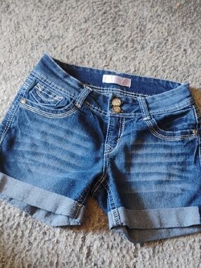 NWOT No Boundaries Dark Blue Rolled Cuff Denim Shorts